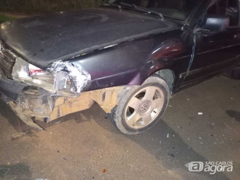 Santana sofreu danos materiais após colisão contra ônibus - Crédito: Divulgação