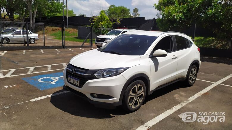 Carro dublê produto de roubo em São Bernardo foi apreendido em São Carlos - Crédito: Maycon Maximino