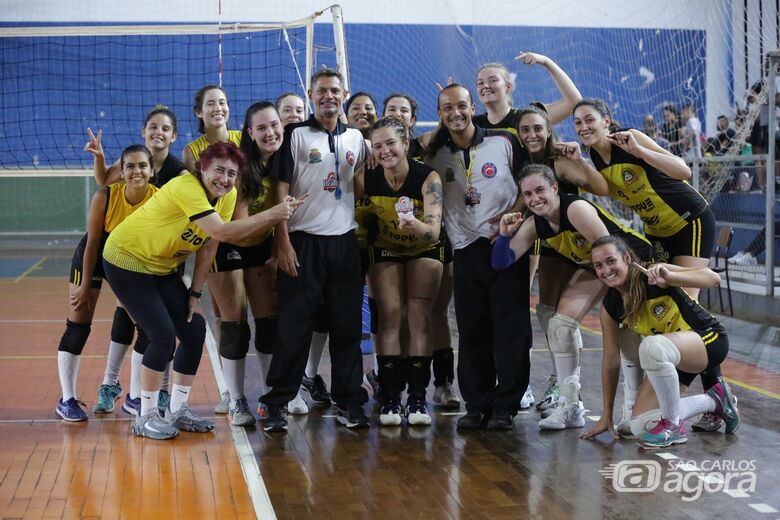 Jogadoras do Caaso comemoram a difícil vitória e a vaga para a final da série Ouro - Crédito: Zé_Photografy