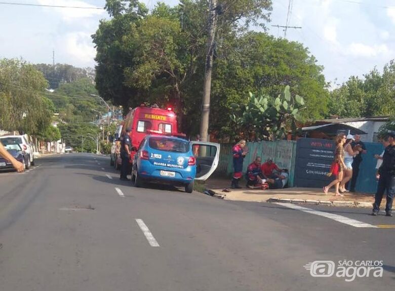 Motociclista avança pare e bate em carro no Jardim Bandeirantes - Crédito: Lourival Izaque