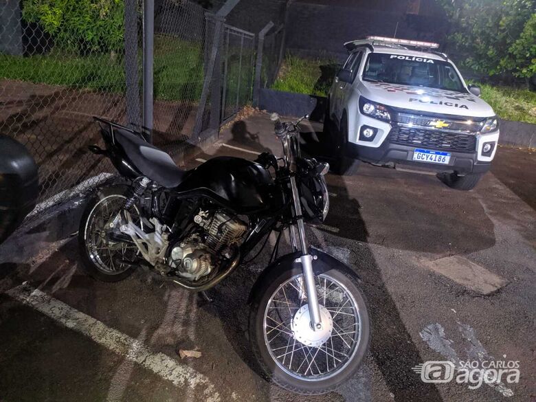 Moto furtada na cidade de Cândido Mota é localizada em São Carlos - Crédito: Maycon Maximino