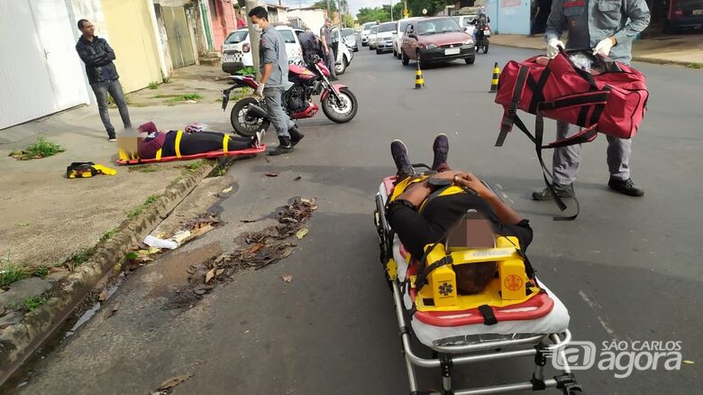 As duas mulheres envolvidas no acidente: ambas com ferimentos - Crédito: Maycon Maximino