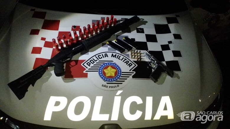 Troca de tiros termina com um morto e dois menores de idade baleados -