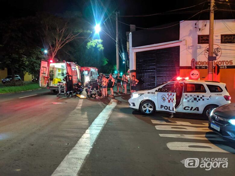 Carro avança pare e é atingido por moto no Botafogo - Crédito: Maycon Maximino