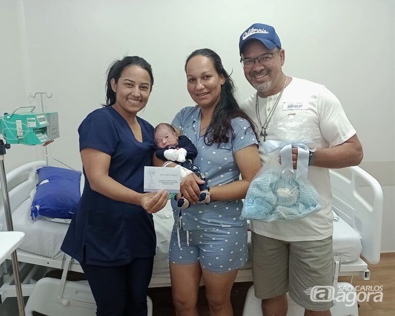 Theo, o primeiro bebê nascido em 2024 na Santa Casa de São Carlos - Crédito: Divulgação 