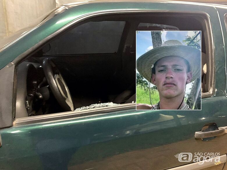 Veículo onde a vítima estava - Crédito: Lourival Izaque