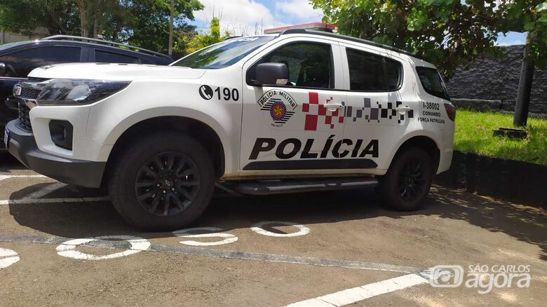 PMs do Comando de Força Patrulha tiraram procurado por roubo de circulação - Crédito: Arquivo/São Carlos Agora