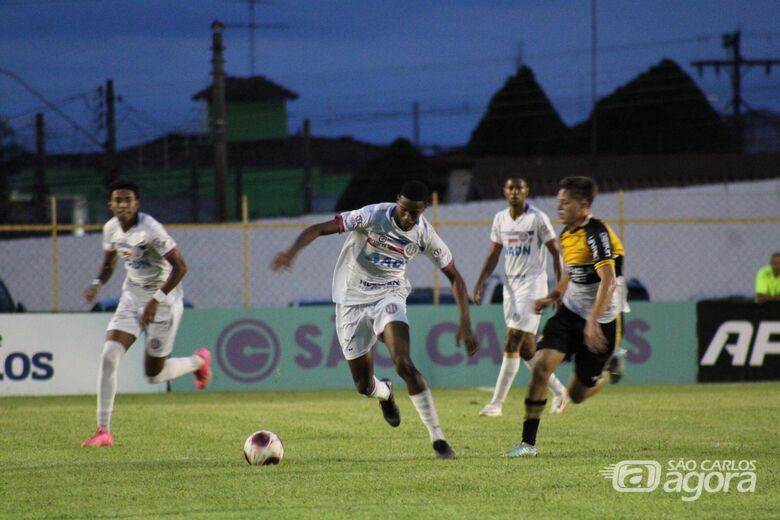 Iago comemora gol do Criciúma. Grêmio foi eliminado na Copinha - Crédito: Fernando Zanderin Júnior