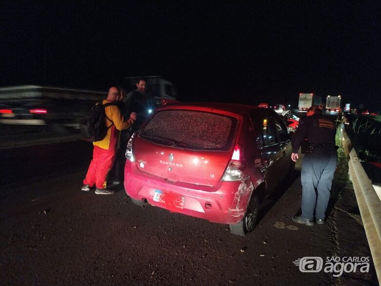 Carro e caminhão se envolvem em acidente na Washington Luís - Crédito: Maycon Maximino