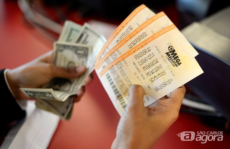 Loteria americana acumula mais de R$1,5 bilhão e brasileiros podem apostar online - 