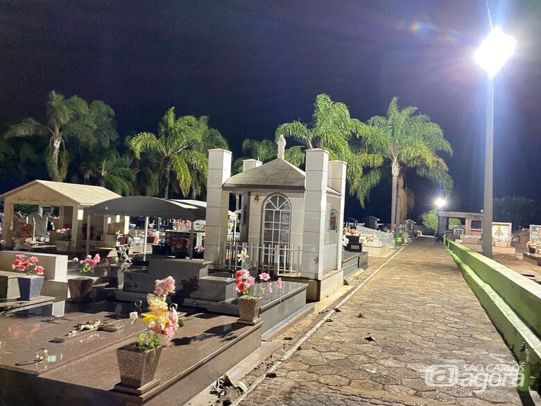 Prefeitura de Ibaté avança na modernização da iluminação interna do Cemitério Municipal - Crédito: Divulgação