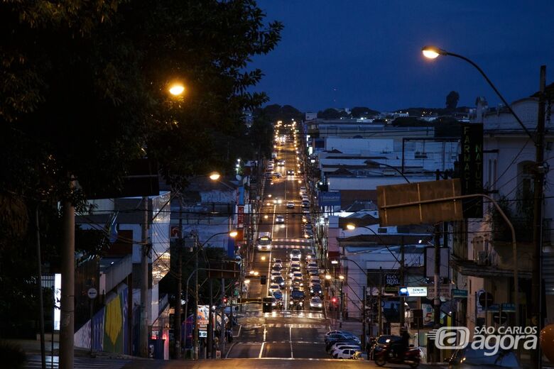 Avenida São Carlos durante a noite - Crédito: divulgação