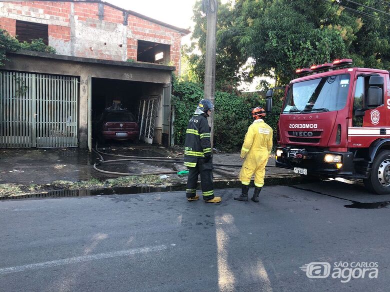 Celular ligado na tomada pode ter causado incêndio em residência na Vila Isabel - Crédito: Gabriel Henrique