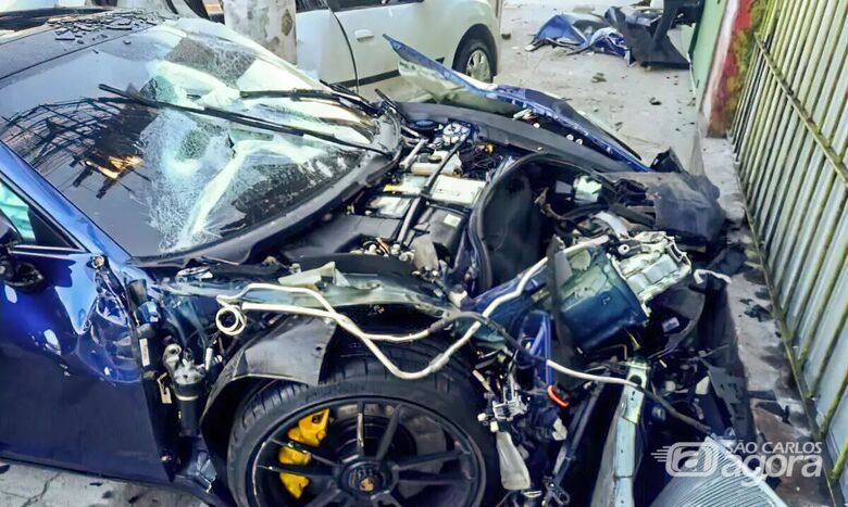 Porsche após a colisão - Crédito: divulgação/Polícia Civil