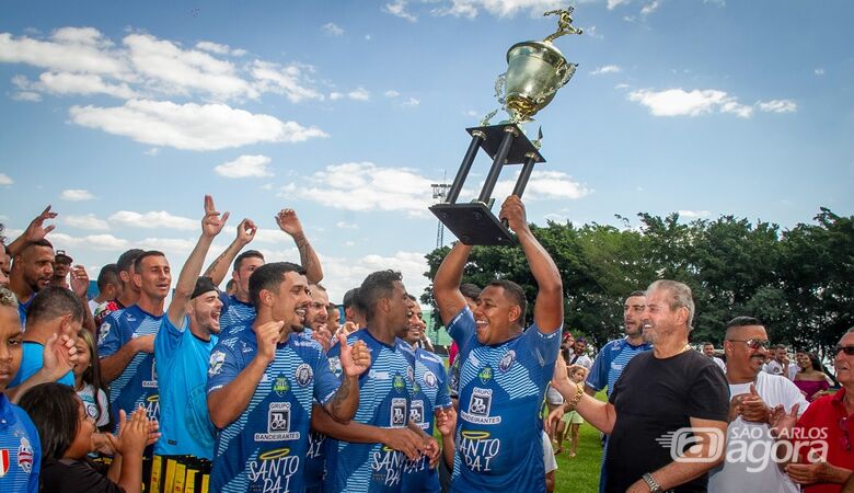 CDHU comemora o título em cima do Atecubanos: na decisão, vitória por 1 a 0 - Crédito: Divulgação