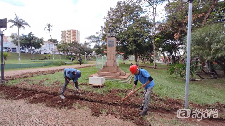 Prefeitura inicia obras de revitalização da Praça Voluntários da Pátria, defronte ao mercadão  - Crédito: Divulgação 