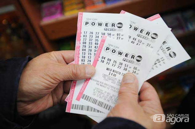 Ninguém acerta os 6 números da Powerball e a loteria acumula R$1 bilhão - 