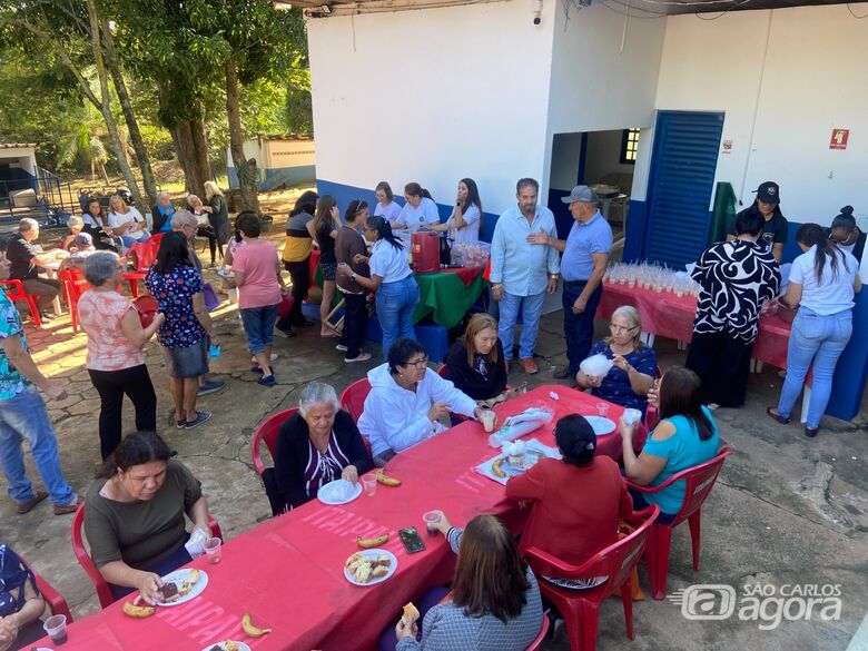 Centro de Zoonoses de Ibaté Proporciona Café da Manhã para Frequentadores do Centro de Convivência da Melhor Idade - Crédito: Divulgação