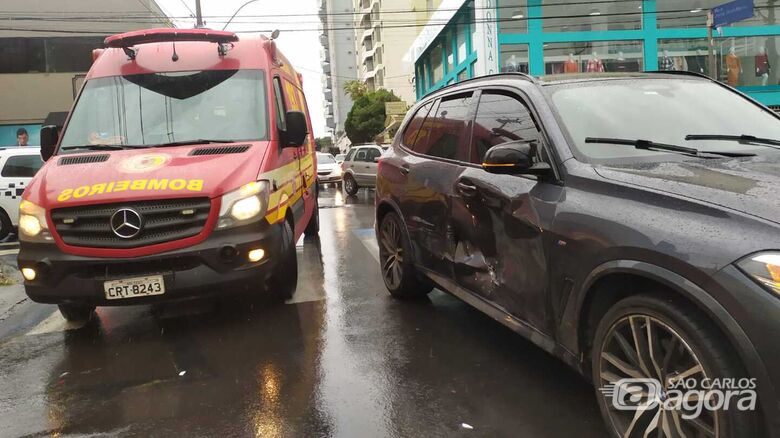 Sete carros se envolvem em acidente no Centro - Crédito: Maycon Maximino