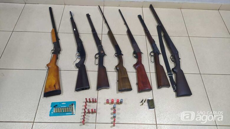 Força Tática apreende armas e munições no distrito de Guarapiranga, em Ribeirão Bonito - Crédito: Maycon Maximino