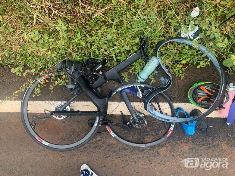 Bicicleta da atleta após ser atingida pela moto - Crédito: Arquivo SCA