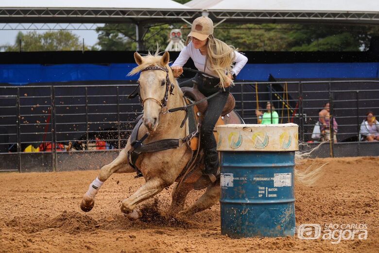 Belly e Miss Speed Melodys: são-carlense brilhou na prova dos 3 Tambores em Santa Lúcia - Crédito: @camerasonhoseacao