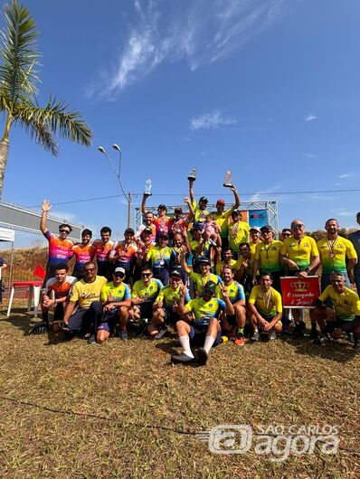 Time são-carlense comemora resultados nos Jogos Regionais - Crédito: Miltinho Marchetti