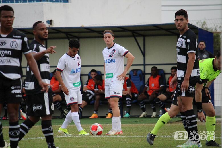 Ficou devendo: Grêmio fez um jogo "sem graça" contra o XV de Piracicaba. Mais uma derrota - Crédito: Fernando Zanderin Júnior