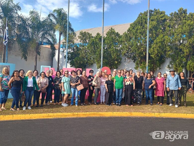 Centro de Convivência da Melhor Idade de Ibaté visita a tradicional Feira do Bordado de Ibitinga - Crédito: Divulgação