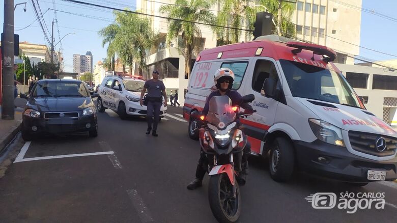 Colisão no centro deixou uma pessoa ferida - Crédito: Maycon Maximino