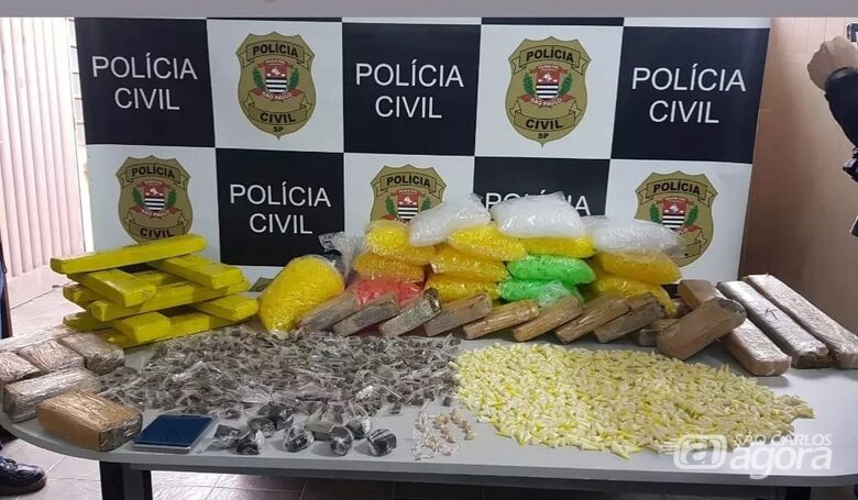 Policiais da Dise estouram "casa bomba" e apreendem grande quantidade de droga em São Carlos - Crédito: Divulgação