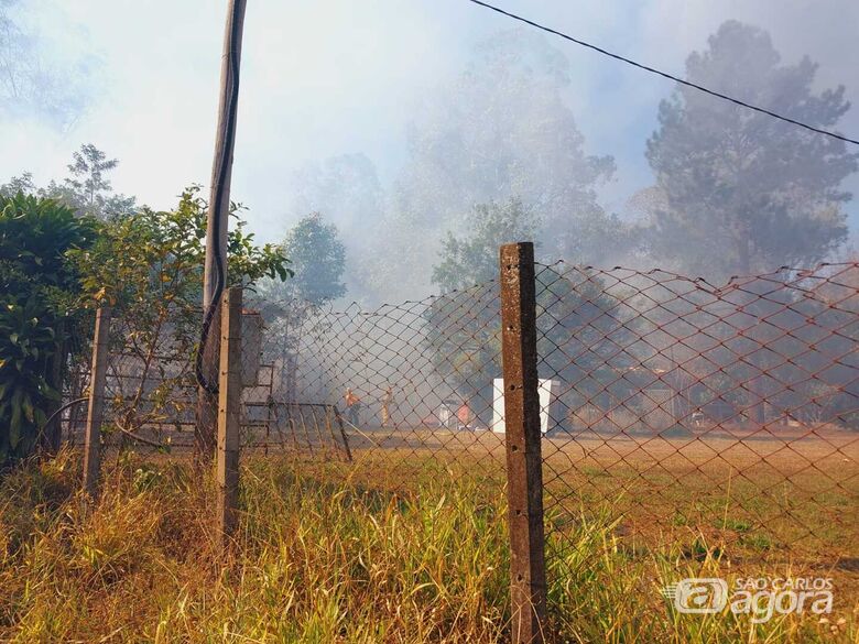 Incêndio de grandes proporções atinge mata no Recreio Campestre  - Crédito: Whatsapp SCA