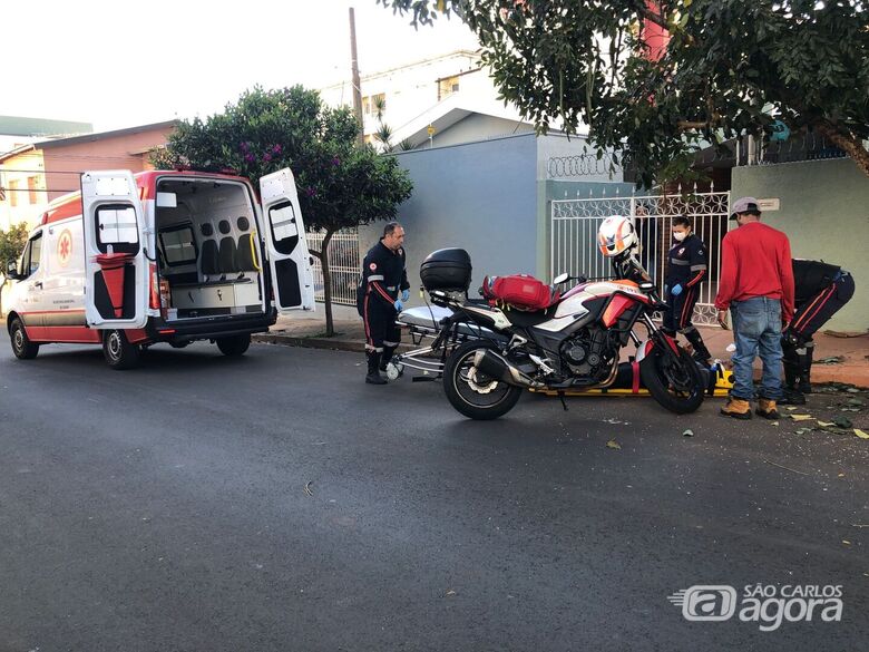 Homem fica ferido após sofrer queda durante poda de árvore - Crédito: Gabriel Henrique