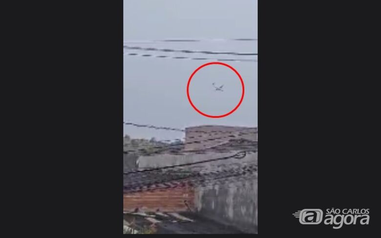 Avião de médio porte cai na região de Vinhedo/SP; veja vídeo - 