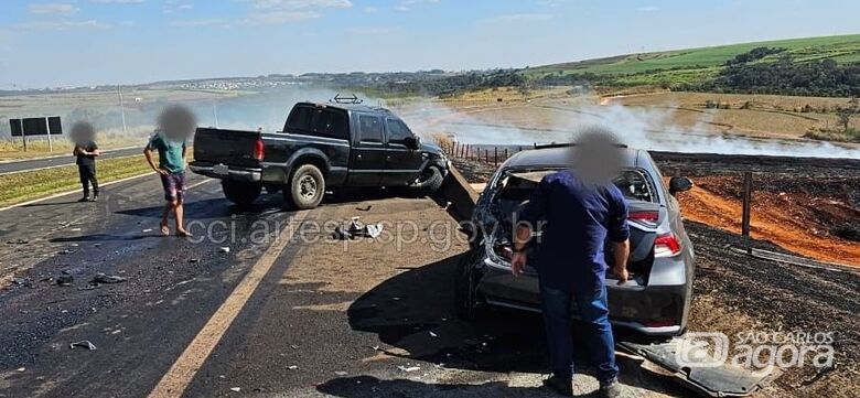 Fumaça na pista causa grave acidente na região - Crédito: Artesp