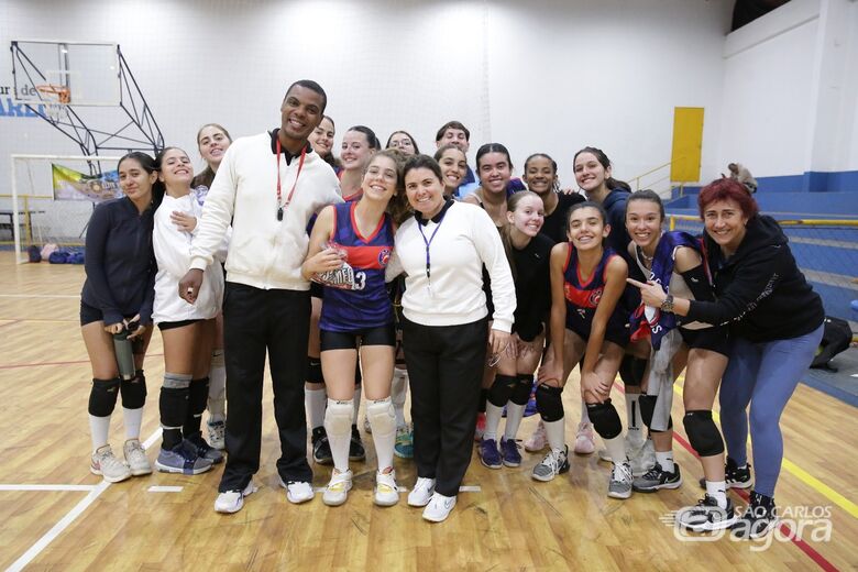 Equipe sub21 comemora vitória e a conquista da MVP Giovanna - Crédito: Zé_Photografy