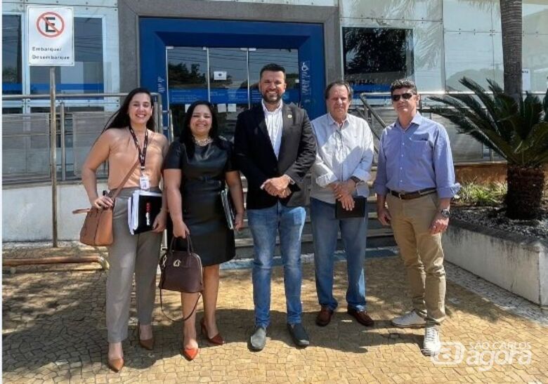 Rodson participa de reunião na CEF de Piracicaba e acompanha alinhamento para construção dos 400 apartamentos no Santa Felícia - Crédito: Divulgação