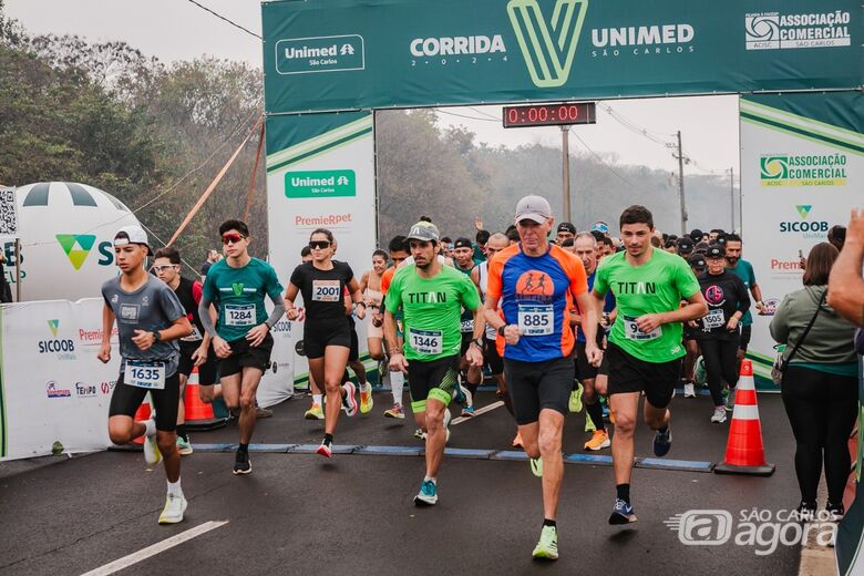 Momento da largada na V Edição da Corrida Unimed São Carlos - Crédito: Ednei Campos