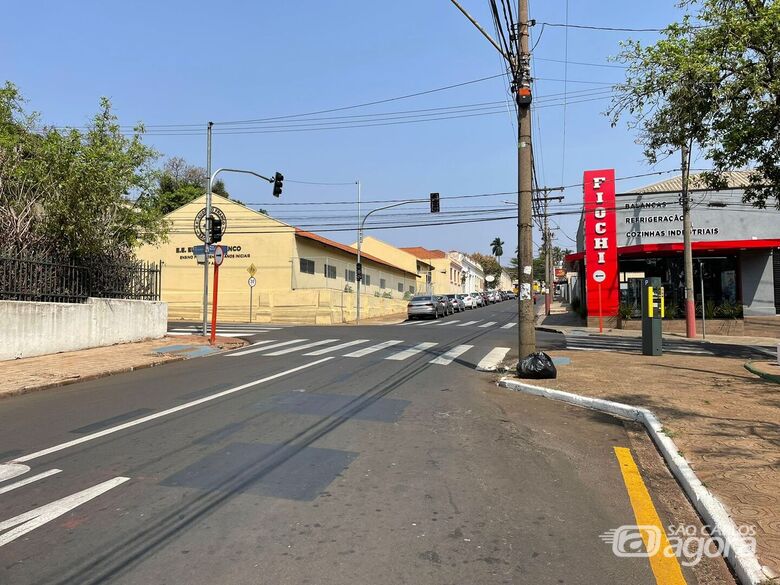 Cruzamento das ruas Bento Carlos e José Bonifácio, no Centro, terá semáforo - 