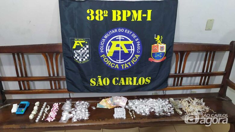 Operação da PM prende procurado da Justiça e traficante no CDHU - Crédito: Maycon Maximino