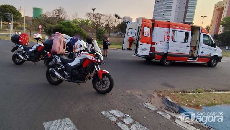 Vítimas sendo socorridas pelo Samu - Crédito: Maycon Maximino