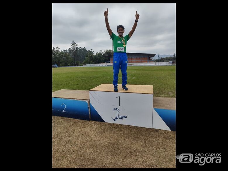 Atleta de São Carlos vence prova de marcha atlética e quebra recorde brasileiro - 