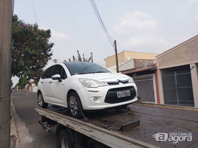 Carro furtado enquanto proprietário estava na igreja é localizado - 