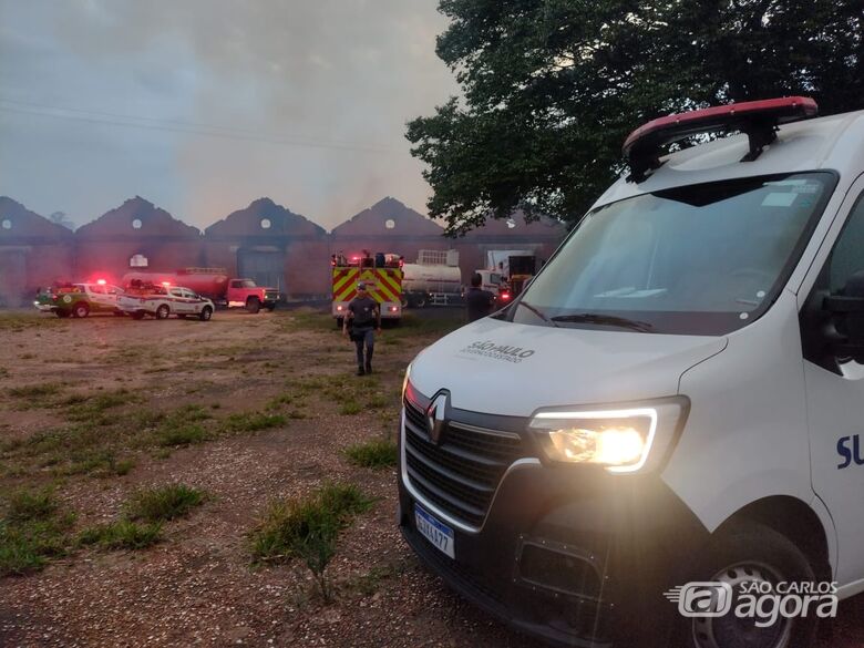 Incêndio de grandes proporções em Itirapina  - Crédito: Redes sociais 