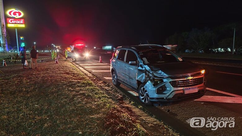 Vítima avançou sobre a pista e foi atingida por carro - Crédito: Maycon Maximino