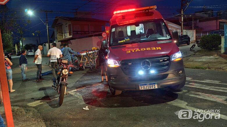 Vítima foi socorrida pelo Corpo de Bombeiros  - Crédito: Maycon Maximino 