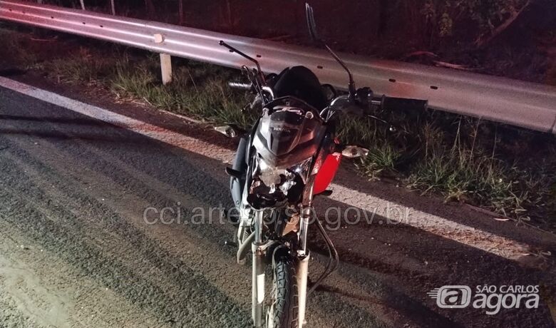 Motociclista perde a vida após colidir contra traseira de carreta na SP-304 - 