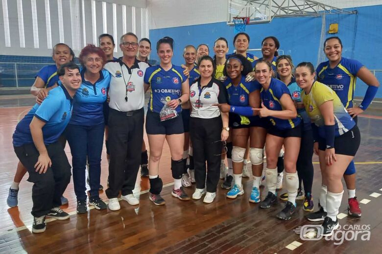 AVS/Smec comemora a vitória e a liderança do campeonato - Crédito: Divulgação