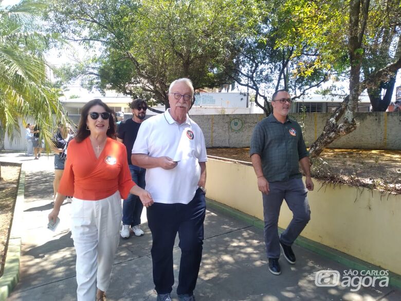 Newton chegando na escola Sebastião de Oliveira Rocha - Crédito: Abner Amiel