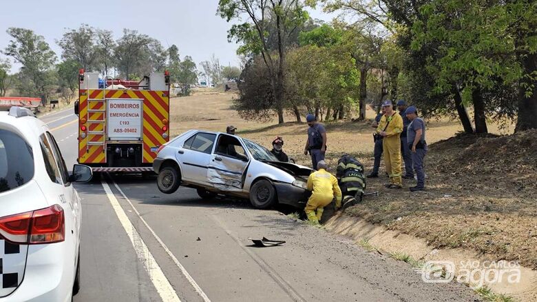 Acusado de embriaguez, motorista do Fiesta prata teria causado o acidente - Crédito: Maycon Maximino